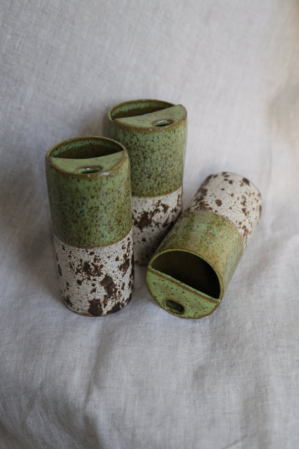Handthrown Ceramic Travel Mug – Speckled Green & Cream Stoneware, 14–16 oz - Mountain View Matcha