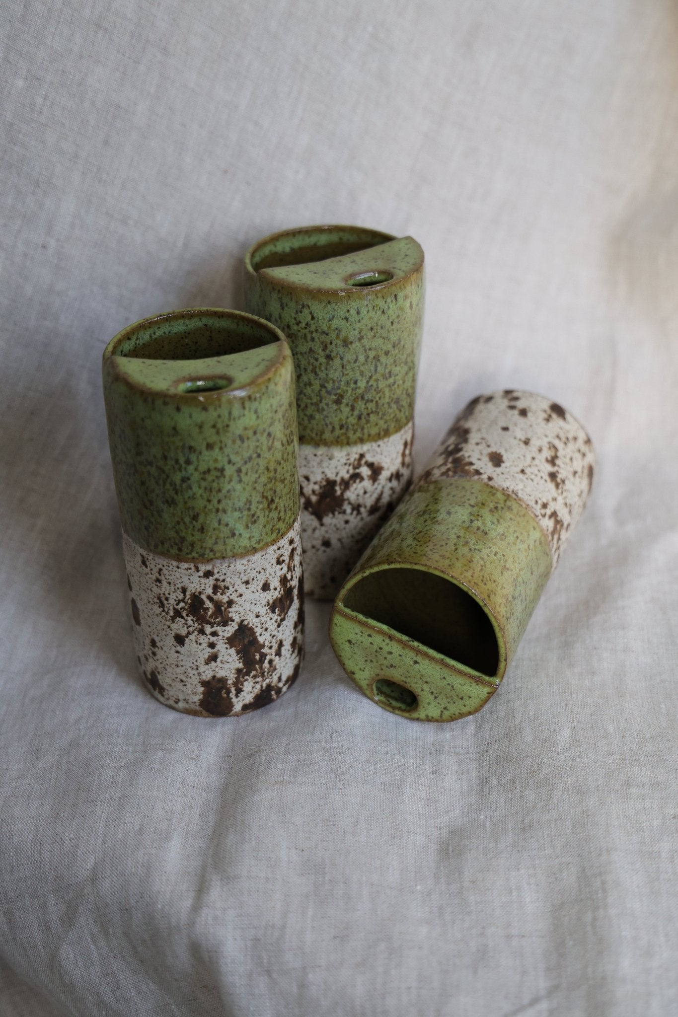 Handthrown Ceramic Travel Mug – Speckled Green & Cream Stoneware, 14–16 oz - Mountain View Matcha