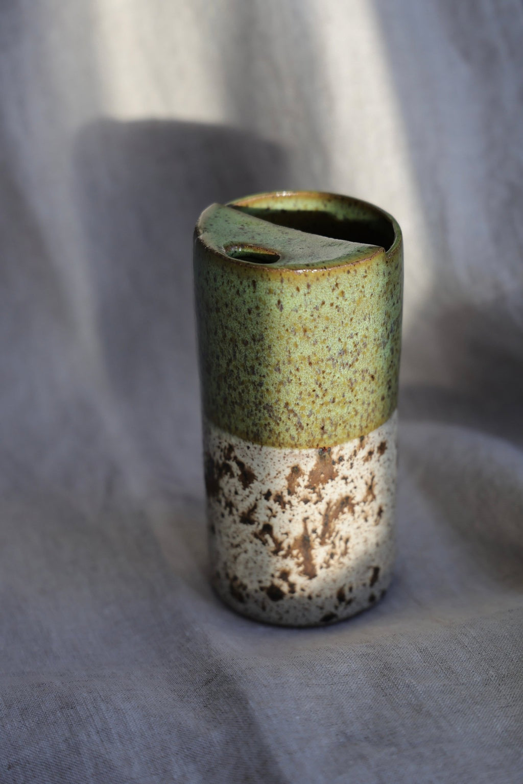 Handthrown Ceramic Travel Mug – Speckled Green & Cream Stoneware, 14–16 oz - Mountain View Matcha