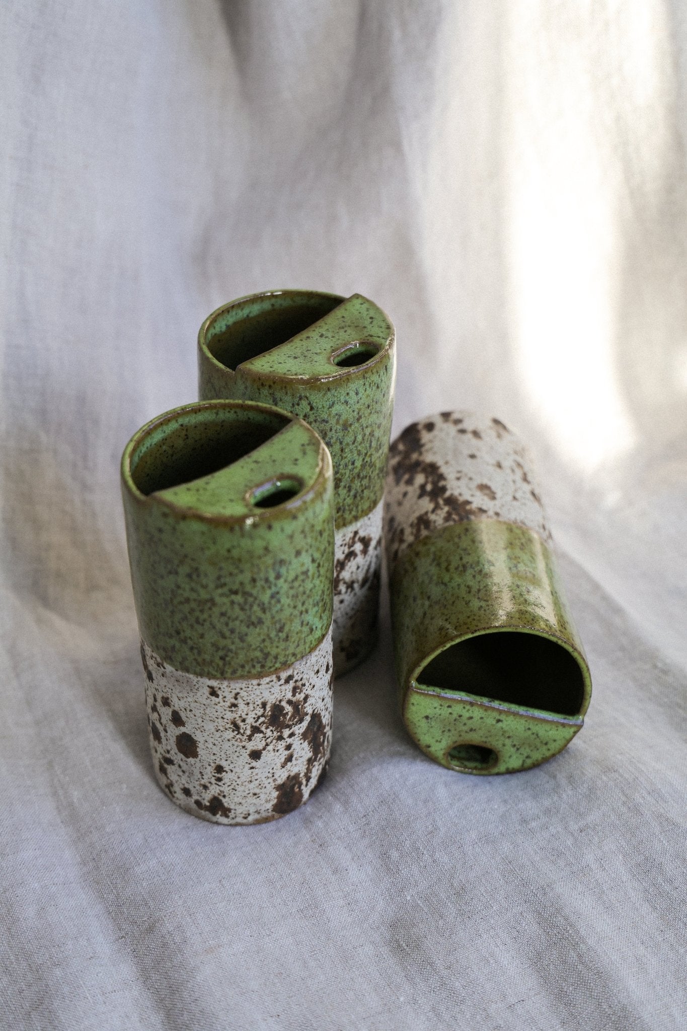 Handthrown Ceramic Travel Mug – Speckled Green & Cream Stoneware, 14–16 oz - Mountain View Matcha