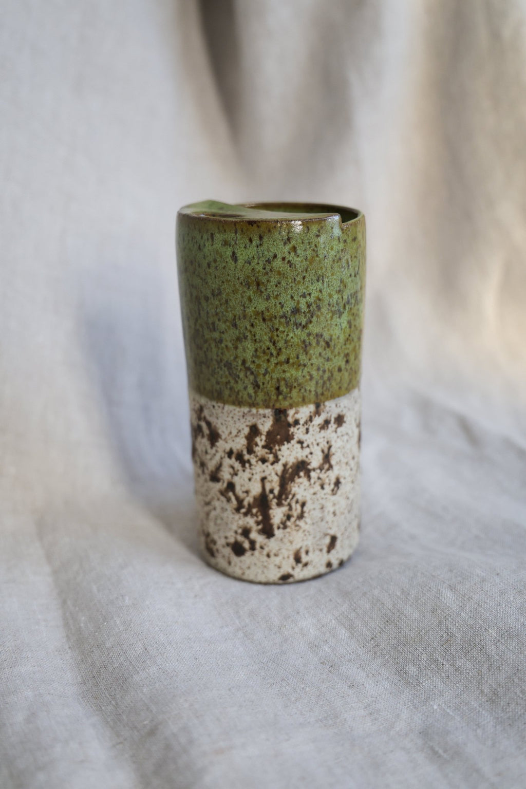 Handthrown Ceramic Travel Mug – Speckled Green & Cream Stoneware, 14–16 oz - Mountain View Matcha