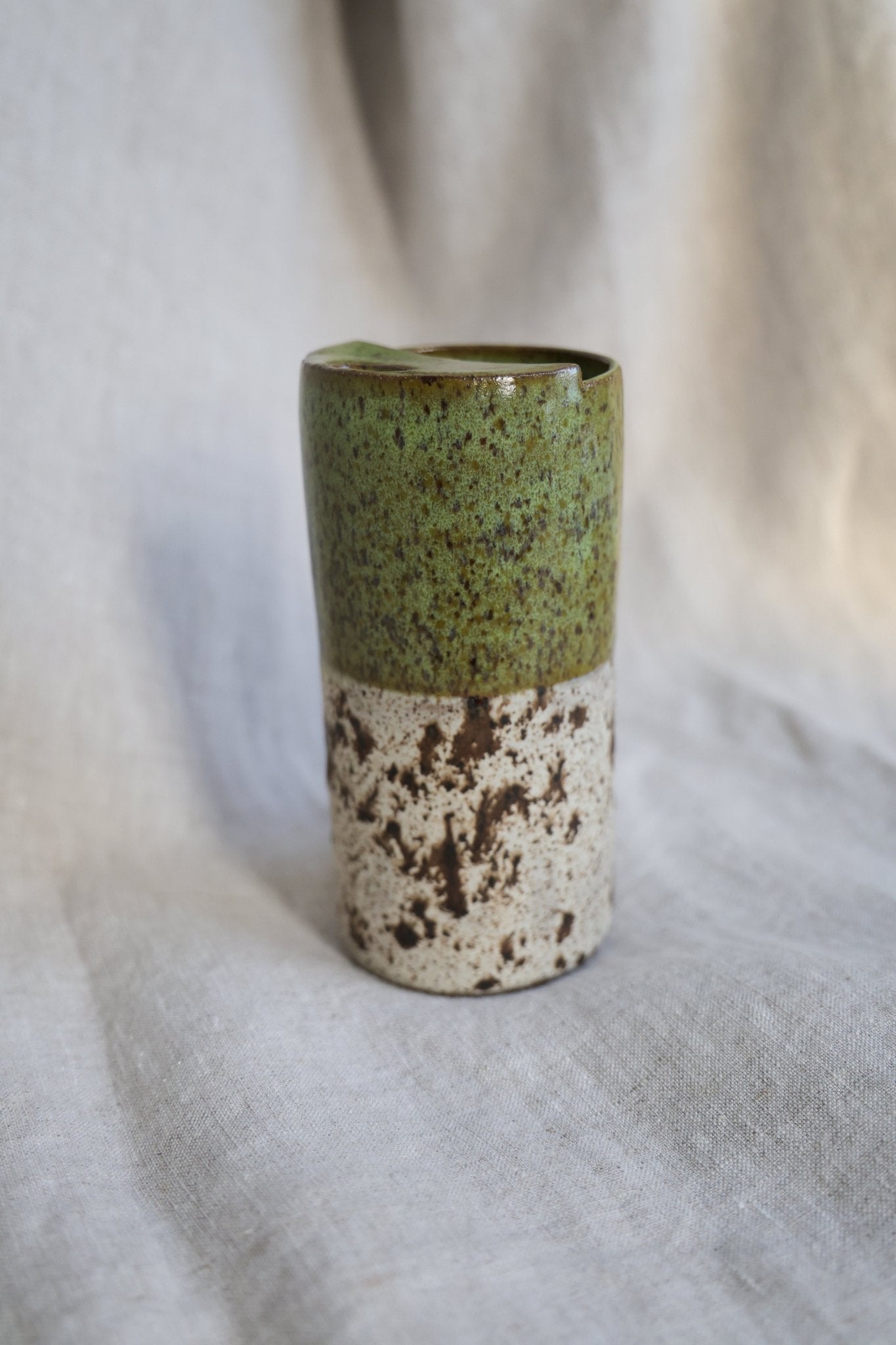 Handthrown Ceramic Travel Mug – Speckled Green & Cream Stoneware, 14–16 oz - Mountain View Matcha